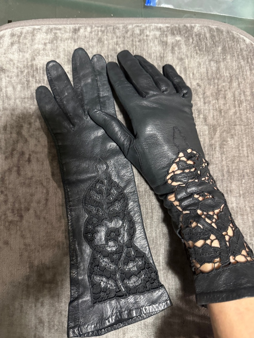 Black Leather Gloves with Lace Inset – Women’s Elegant Gloves